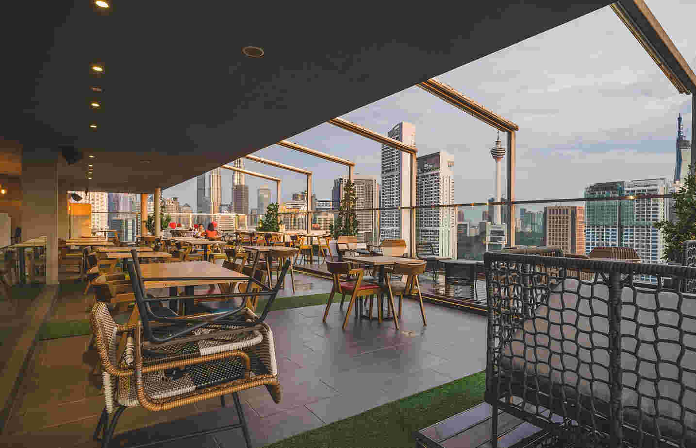 UCPlaces "Huntsville, Alabama's Top 8 Roof Top Bars for Your Spring