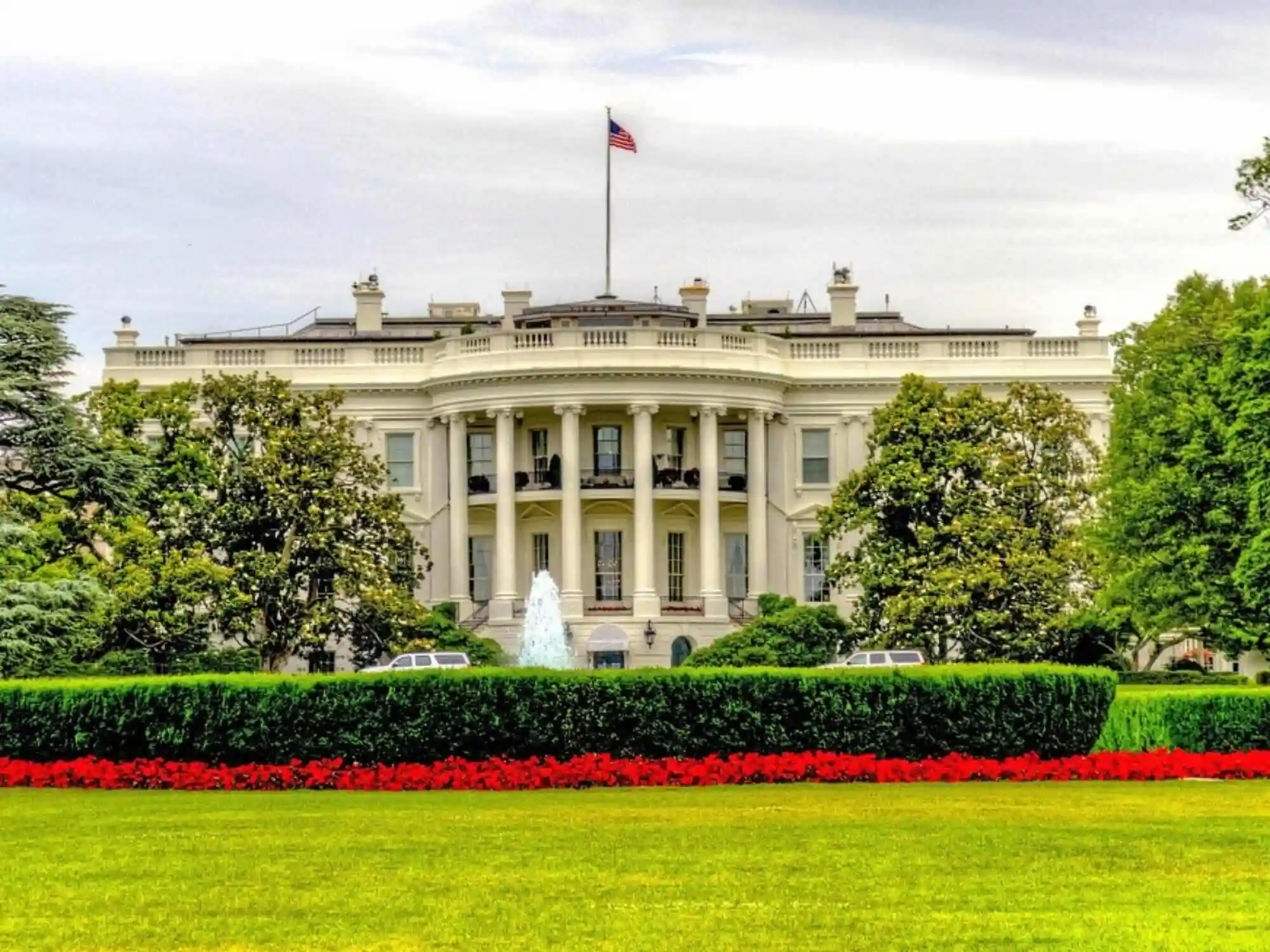 Pennsylvania Avenue Walk to the White House image