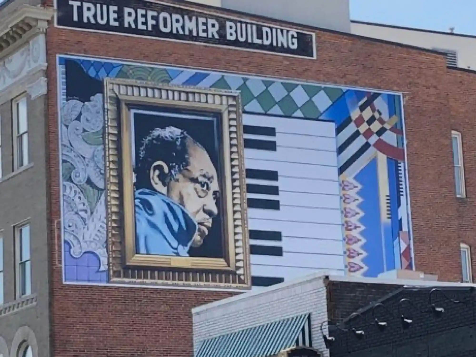 Washington DC SelfGuided GPS Audio Walking Tour  U Street Corridor memorials museums theaters  restaurants image