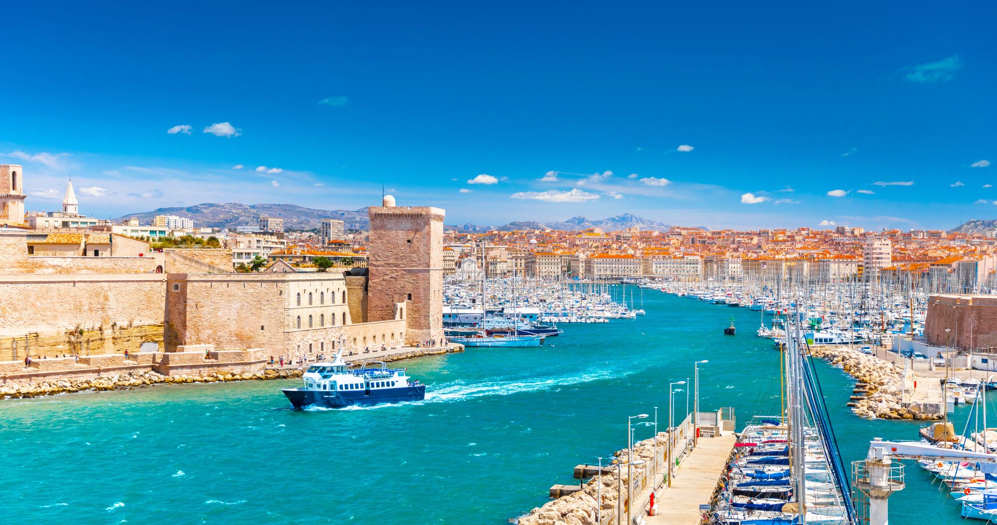 Marchez le long du port  Marseille en France French image