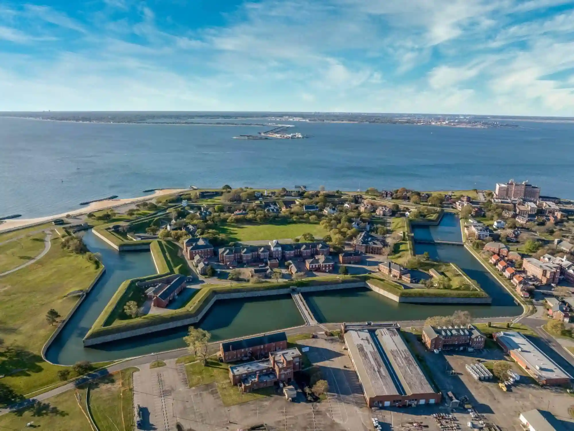 Fort Monroe Historia vistas y fortaleza oculta Spanish image